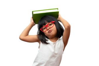 有趣的和快乐亚洲小学前<strong>教育</strong>女孩穿红色的眼镜持有绿色书的头白色孤立的背景概念学校孩子和<strong>教育</strong>小学和学前<strong>教育首页</strong>学校