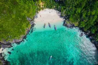 空中视图斐斐岛美丽的景观高季节夏天假期游客泰国和外国租金长尾巴船和速度船通气管下的海斐斐岛克拉泰国