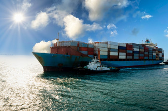 航运货物容器<strong>企业</strong>服务进口和出口国际运输开放海景观空中视图<strong>蓝色</strong>的天空背景从无人机