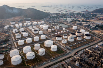 空中前视图石油和气体炼油厂<strong>背景</strong>业务石化工业炼油厂石油和气体<strong>工厂</strong>权力和燃料能源生态系统泰国