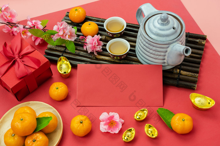 中国人语言的意思是丰富的富有的和快乐配件月球新一年中国人新一年假期概念背景红色的口袋里钱和粉红色的花与橙色现代红色的壁纸