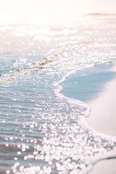 夏天沙子海滩和海滨波背景散焦假期假期概念背景为动机报价博客的帖子你的文本