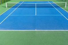 蓝色的网球法院网球概念
