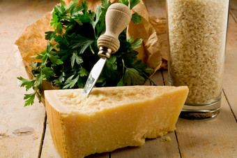 照片美味的新鲜的成分为准备烩<strong>饭菜</strong>与grana奶酪