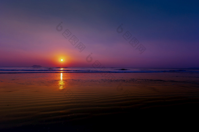 日落美丽的日落波罗的海海绘画海日落的海日落令人惊异的海日落日落海波夏天日落美丽的海景晚上日落海和天空地平线