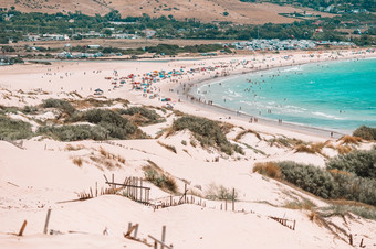 tarifa海滩一个的最好的的地方实践冲浪板令人印象深刻的自然景观的海岸安达卢西亚西班牙令人印象深刻的自然景观的海岸加的斯安达卢西亚西班牙