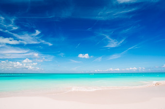 <strong>田园</strong>热带海滩与白色沙子绿松石海洋水和蓝色的天空<strong>田园</strong>热带海滩加勒比与白色沙子绿松石海洋水和蓝色的天空