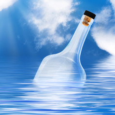 空瓶的水在留天空瓶的水