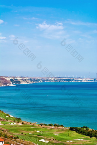 高尔夫球课程的海海岸黑色的海高尔夫球课程的海海岸