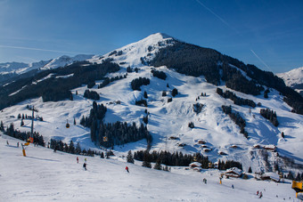 美丽的视图的<strong>雪山</strong>冬天体育运动全景的奥地利滑雪度假胜地奥地利美丽的视图的<strong>雪山</strong>冬天体育运动