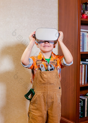 一个男孩戏剧虚拟现实孩子们rsquo角色扮演职业构建器早期发展的孩子的想法为的游戏一个男孩经历虚拟现实孩子们rsquo角色扮演职业构建器