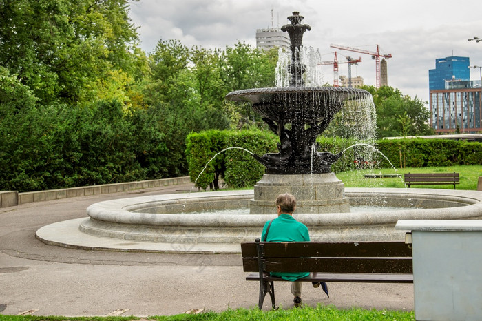 历史喷泉撒 克逊公园华沙波兰历史喷泉撒 克逊公园