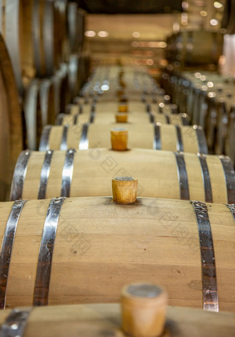 酒生产木酒桶是发现的酒庄他们是准备好了对于是已经填满木酒桶是发现的酒庄他们是准备好了对于是已经填满