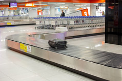 失去了行李的机场行李排序行李输送机带的机场失去了行李的机场行李排序行李输送机