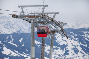 滑雪电梯<strong>展位</strong>滑雪度假胜地滑雪电梯的高冬天山滑雪电梯<strong>展位</strong>滑雪度假胜地