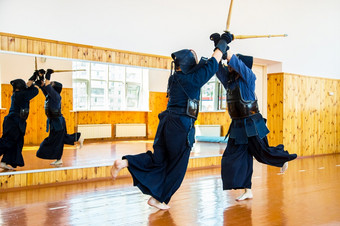 关闭剑道战斗机与shinai日本武术艺术剑战斗日本武术艺术剑战斗体育运动