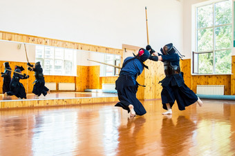 关闭剑道战斗机与shinai日本武术艺术剑战斗日本武术艺术剑战斗体育运动