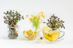 林登花序Herbal茶视图从高角空间为文本白色背景林登花序Herbal茶视图从高角
