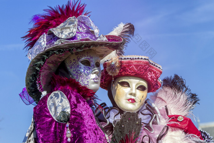 两个传统的狂欢节面具安纳西节日法国传统的狂欢节面具安纳西节日法国