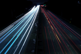 开销拍摄高速公路路与车光速度小径开销拍摄高速公路路与车光速度小径