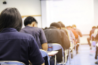 大学学生测试测试研究从的老师大讲座房间学生<strong>统一</strong>的参加考试教室教育学校