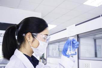 室内清洁现代医疗化学实验室背景科学家工作实验室实验室概念与亚洲女人化学家