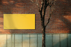 空白董事会为模型空水平海报的砖墙干树与自然光阴影户外场景现代工业阁楼建筑