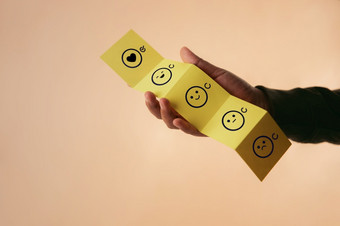 客户经验概念快乐客户端给积极的审查褶皱纸反馈图标从可怜的的良好为产品和服务客户端满意度调查市场营销策略