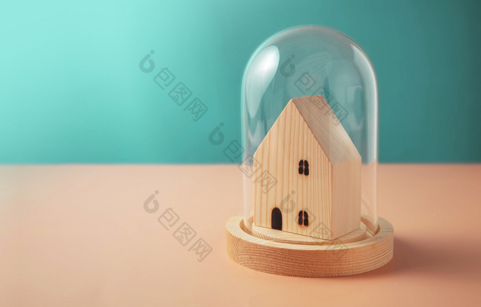 安全区健康哪概念迷你木房子内部玻璃圆顶封面