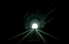 火车隧道老铁路洞穴希望生活的结束的道路铁路机车火车泰国老体系结构铁路隧道建旅行和希望的目的地