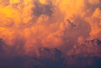 黄色的橙色毛茸茸的云日落天空背景艺术图片橙色云纹理美丽的模式云自由和平静背景美自然强大的和精神上的场景