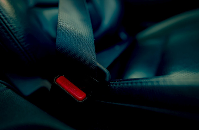 车座位带与红色的新闻按钮系安全带为安全和安全和保护生活从车事故扣黑色的座位带为安全扣座位带rsquo的法律安全路旅行