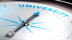 选择大学概念图像与指南针与针指出的词大学蓝色的和白色音调大学选择