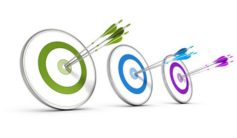 三个色彩斑斓的目标与箭头打的中心概念图像为实现业务目标业务概念实现多个战略目标