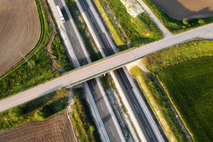 空中视图农村高速公路十字路口高质量照片空中视图农村高速公路十字路口