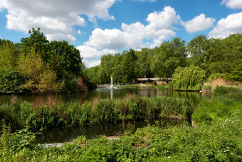 詹姆斯公园的最古老的皇家公园西敏寺中央伦敦英格兰詹姆斯公园的最古老的皇家公园西敏寺中央伦敦英格兰