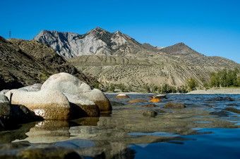 的阿尔泰山的景观自然的阿尔泰山和的峡谷之间的的山的阿尔泰山景观自然的阿尔泰山和的峡谷之间的的山