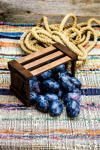 成熟的蓝色的李子木箱乡村作文成熟的蓝色的李子木箱乡村作文