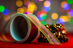 装饰和饰品色彩斑斓的圣诞节作文孤立的背景模糊灯