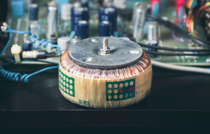 环形变压器电为一步下来电压电设备