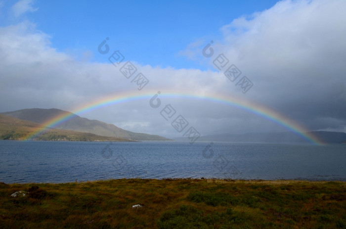 惊人的照片完整的彩虹苏格兰