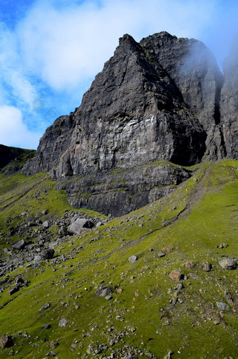 苏格兰老男人。斯托尔岩石形成的岛斯凯岛