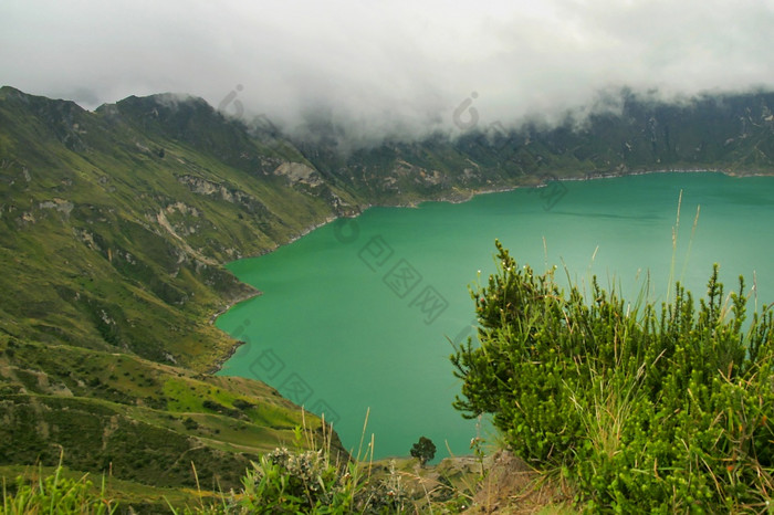 湖填满quilotoa火山口拉古纳的quilotoa厄瓜多尔安第斯山脉厄瓜多尔美国