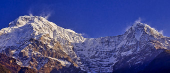 安纳普尔纳峰南和日丘里安纳普尔纳峰范围长途跋涉安纳普尔纳峰基地营安纳普尔纳峰保护区域喜马拉雅山脉尼泊尔亚洲