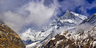 machapuchare神圣的山鱼尾巴machapuchare基地营区域长途跋涉安纳普尔纳峰基地营安纳普尔纳峰保护区域喜马拉雅山脉山范围尼泊尔亚洲