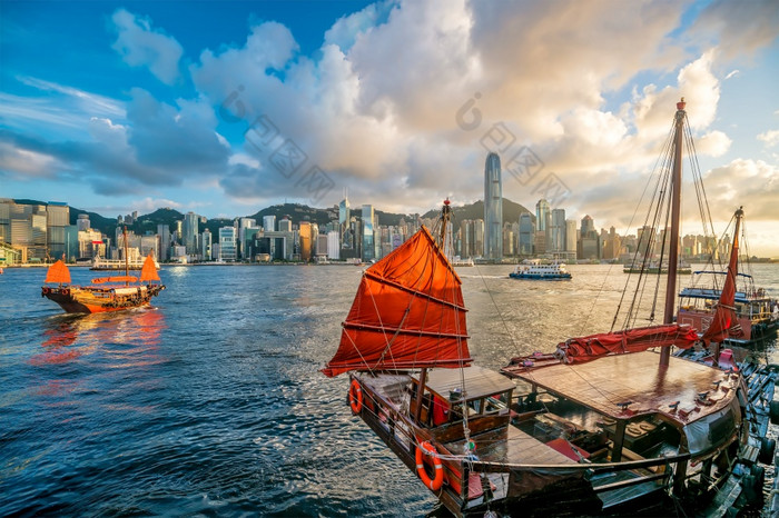 维多利亚港口和在香港香港天际线与古董船中国