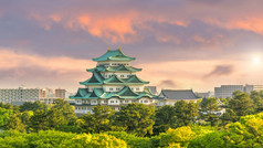 名古屋城堡和城市天际线日本美丽的日落