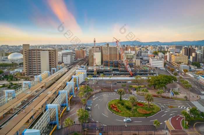 宫崎骏城市市中心天际线城市景观九州日本日落