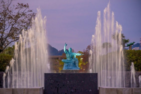和平雕像长崎和平公园长崎九州日本