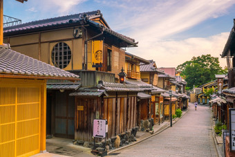 《京都议定书》日本8月星巴克咖啡商店老小镇《京都议定书》成立星巴克的最大咖啡馆公司的世界